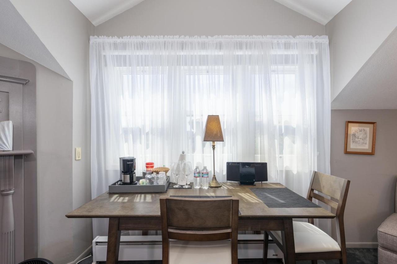 Bed & Breakfast Nantucket Whale Inn, 3*